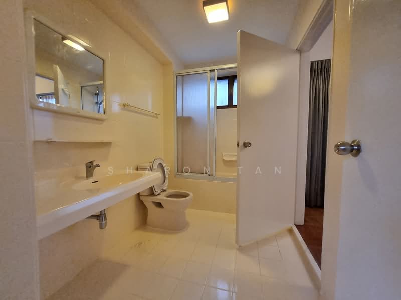The Cairnhill, 4 Cairnhill Rise, 4 Bedrooms, 2,788 sqft, Condominium For Rent, by Sharon Tan, 500135095 - Bathroom - PropertyGuru.com.sg