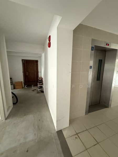 591A Ang Mo Kio Street 51, 591A Ang Mo Kio Street 51, 2 Bedrooms, 732 sqft, HDB Flat For Sale, by Kelvin Poh, 500135100 - Corridor - PropertyGuru.com.sg