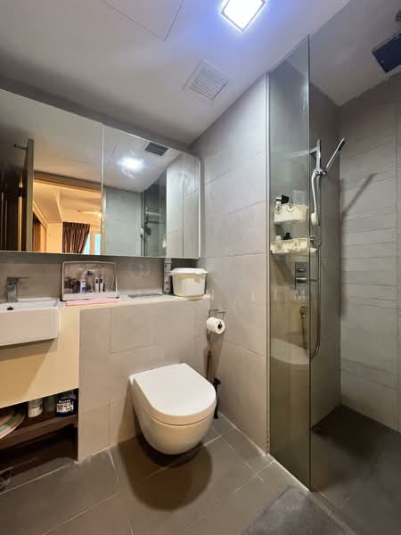 Eight Riversuites, 2 Whampoa East, 1 Bedroom, 441 sqft, Condominium For Sale, by Calvin Lim, 500135102 - Bathroom - PropertyGuru.com.sg