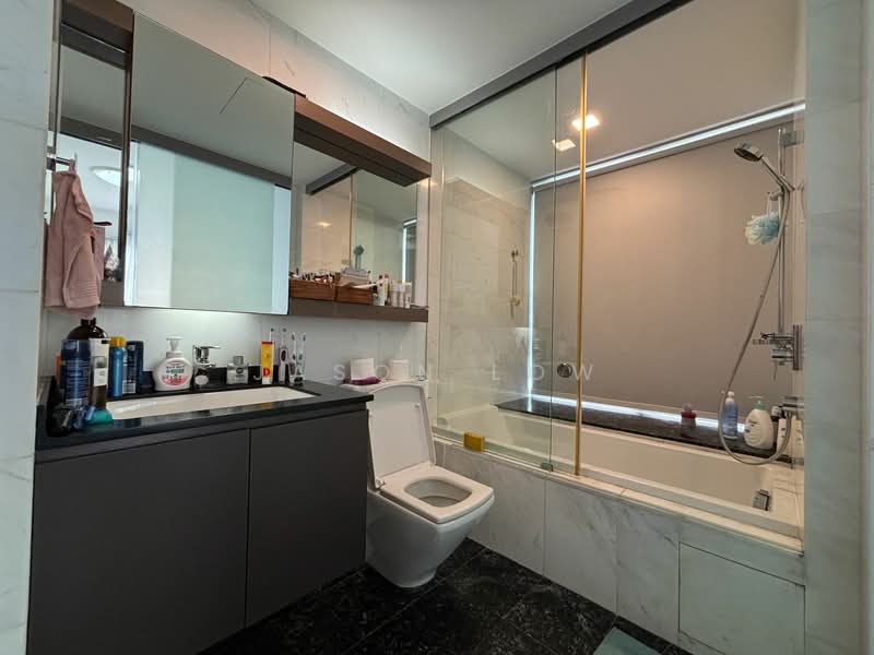 Starlight Suites, 11 River Valley Close, 2 Bedrooms, 850 sqft, Condominium For Sale, by Jason Low, 500135114 - Bathroom - PropertyGuru.com.sg