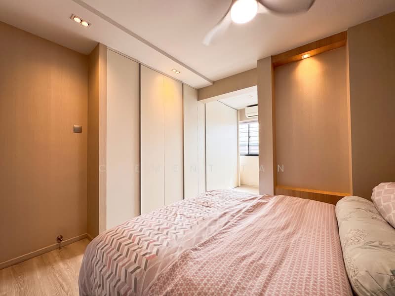 243 Bishan Street 22, 243 Bishan Street 22, 3 Bedrooms, 1,130 sqft, HDB Flat For Sale, by Clement Tan, 500135131 - Master Bedroom (w/ ensuite bathroom) - PropertyGuru.com.sg