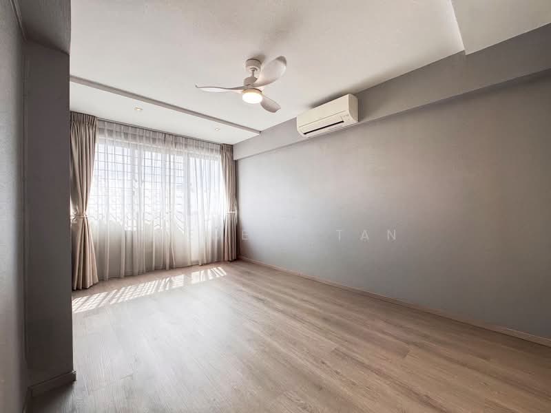 243 Bishan Street 22, 243 Bishan Street 22, 3 Bedrooms, 1,130 sqft, HDB Flat For Sale, by Clement Tan, 500135131 - Common room 2 - PropertyGuru.com.sg