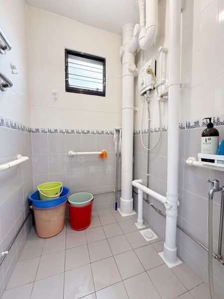 468 North Bridge Road, 468 North Bridge Road, 2 Bedrooms, 646 sqft, HDB Flat For Rent, by Wong Kai Sun  黄开山, 500135142 - Bathroom - PropertyGuru.com.sg