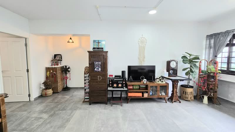 713 Tampines Street 71, 713 Tampines Street 71, 3 Bedrooms, 120 sqft, HDB Flat For Sale, by Panda Aqil, 500135143 - Living Room - PropertyGuru.com.sg