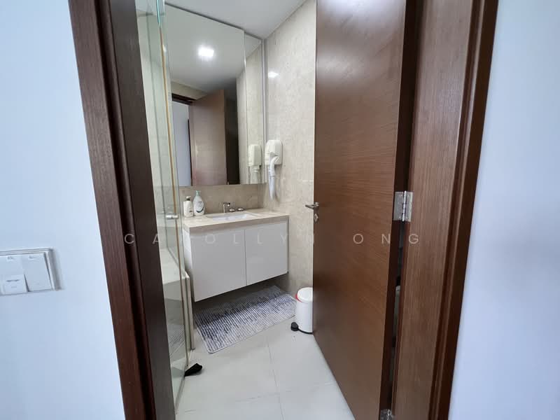 d'Leedon (Former Farrer Court), 3 Leedon Heights, 3 Bedrooms, 1,453 sqft, Condominium For Sale, by Carollyn Ong, 500135162 - Master Bathroom - PropertyGuru.com.sg