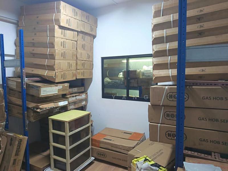 Pioneer Point, 5 Soon Lee Street, Boon Lay / Jurong / Tuas, 200 sqft, Factory / Workshop (B2) For Rent, by Jem Yang, 500135163 - Interior - CommercialGuru.com.sg