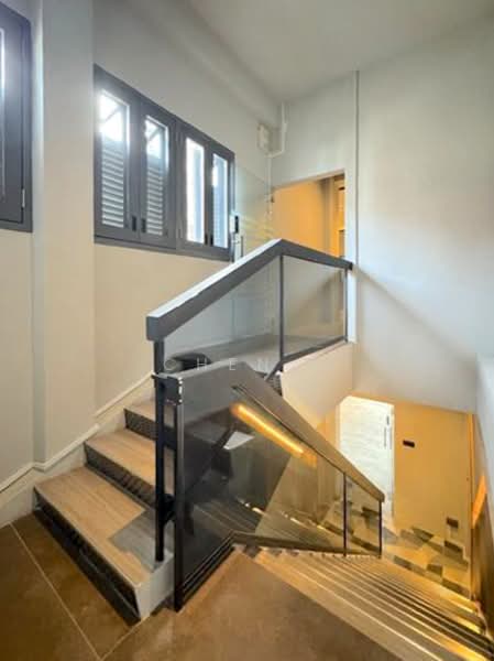 No Takeover Fee Keong Saik 3 Storey Shophouse F&B, One Call, View 5 Similar Units, 2,743 sqft, Shop / Shophouse For Rent, by CHEN ., 500135167 - Interior - CommercialGuru.com.sg