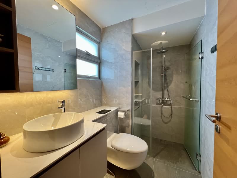 The Linear, 886 Upper Bukit Timah Road, 3 Bedrooms, 1,722 sqft, Apartment For Rent, by Edmund Chua, 500135172 - Common Bathroom - PropertyGuru.com.sg