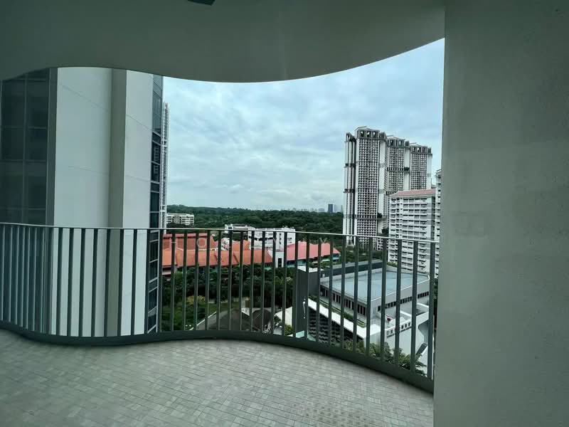 Queens Peak, 1 Dundee Road, 2 Bedrooms, 775 sqft, Condominium For Rent, by Holly Yan, 500135184 - Balcony - PropertyGuru.com.sg