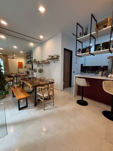 Freehold Cluster House at Lorong Chuan, Chiltern Drive, 5 Bedrooms, 5,307 sqft, Cluster House For Sale, by Er Kang Lin, 500135194 - Dining Room - PropertyGuru.com.sg