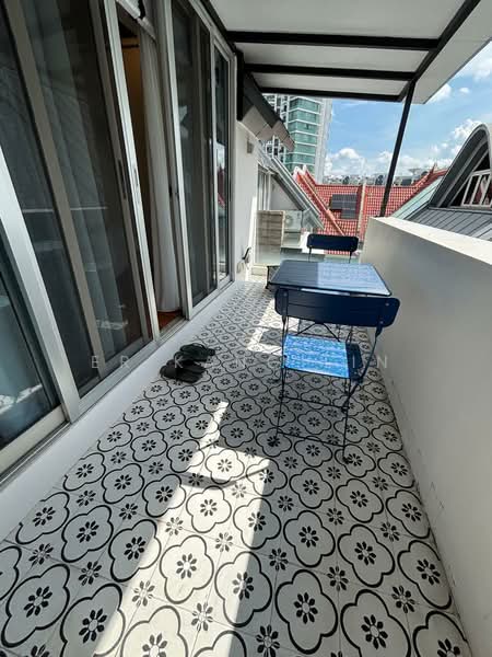 Freehold Cluster House at Lorong Chuan, Chiltern Drive, 5 Bedrooms, 5,307 sqft, Cluster House For Sale, by Er Kang Lin, 500135194 - Balcony - PropertyGuru.com.sg