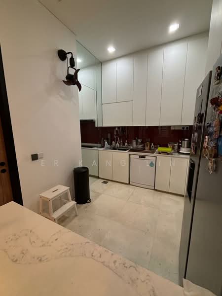Freehold Cluster House at Lorong Chuan, Chiltern Drive, 5 Bedrooms, 5,307 sqft, Cluster House For Sale, by Er Kang Lin, 500135194 - Kitchen - PropertyGuru.com.sg
