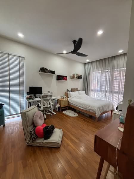 Freehold Cluster House at Lorong Chuan, Chiltern Drive, 5 Bedrooms, 5,307 sqft, Cluster House For Sale, by Er Kang Lin, 500135194 - Bedroom - PropertyGuru.com.sg