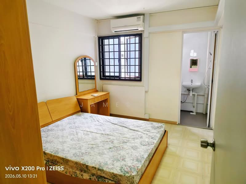 135 Bukit Batok West Avenue 6, 135 Bukit Batok West Avenue 6, 2 Bedrooms, 798 sqft, HDB Flat For Rent, by James Li, 500135195 - Bedroom - PropertyGuru.com.sg