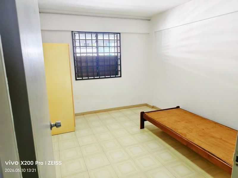 135 Bukit Batok West Avenue 6, 135 Bukit Batok West Avenue 6, 2 Bedrooms, 798 sqft, HDB Flat For Rent, by James Li, 500135195 - Bedroom - PropertyGuru.com.sg