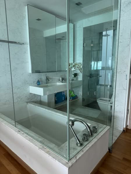 The Azure, 201 Ocean Drive, 3 Bedrooms, 1,712 sqft, Condominium For Sale, by Stephanie Liu, 500135218 - Bathroom - PropertyGuru.com.sg