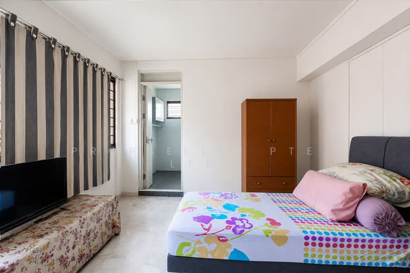 423 Hougang Avenue 6, 423 Hougang Avenue 6, 4 Bedrooms, 1,313 sqft, HDB Flat For Sale, by PROPSELLER PTE. LTD., 500135229 - Bedroom - PropertyGuru.com.sg
