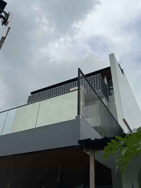 4 Brockhampton drive, Brockhampton drive, 6 Bedrooms, 7,460 sqft, Semi-Detached House For Rent, by Nicholas Tan, 500135230 - Exterior - PropertyGuru.com.sg