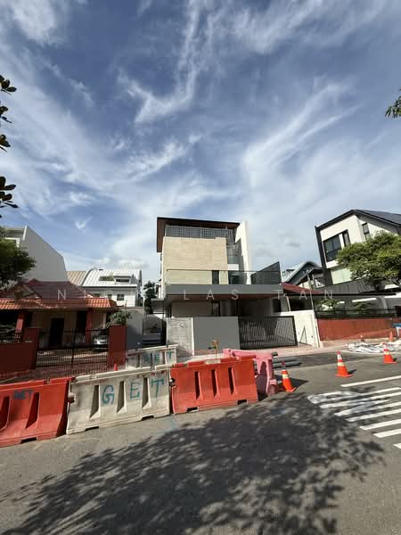 4 Brockhampton drive serangoon gardens, Brockhampton drive, 6 Bedrooms, 7,460 sqft, Semi-Detached House For Rent, by Nicholas Tan, 500135230 - Exterior - PropertyGuru.com.sg
