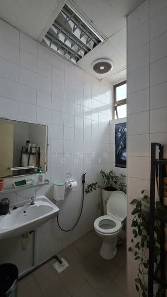 Bukit Timah Road near Newton, , 2,200 sqft, Office For Rent, by James Chui, 500135235 - Bathroom - CommercialGuru.com.sg