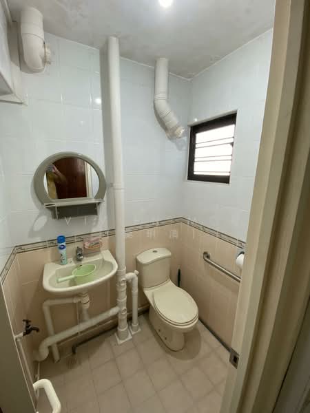 68 Telok Blangah Heights, 68 Telok Blangah Heights, 3 Bedrooms, 980 sqft, HDB Flat For Sale, by Vivien Mok (莫琍清), 500135249 - Bathroom - PropertyGuru.com.sg
