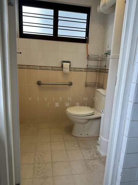68 Telok Blangah Heights, 68 Telok Blangah Heights, 3 Bedrooms, 980 sqft, HDB Flat For Sale, by Vivien Mok (莫琍清), 500135249 - Bathroom - PropertyGuru.com.sg