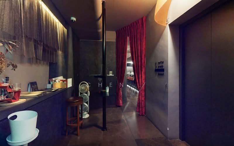 Telok Ayer Vicinity 2 Storey Shophouse with Lift, One Viewing, 5 Comparable Best-Match Units, 3,442 sqft, Shop / Shophouse For Rent, by CHEN ., 500135269 - Interior - CommercialGuru.com.sg