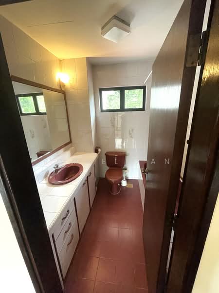 Hua guan ave, Hua Guan Ave, 4 Bedrooms, 3,500 sqft, Detached House For Rent, by Rommel Tan, 500135271 - Bathroom - PropertyGuru.com.sg