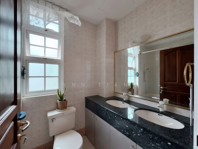 ❤️GIANT⚡️Rare Multi-Generational Living 3 Storey Semi-D in Serangoon Garden Estate, Cooling Close/ Carisbrooke Grove/ Serangoon Garden Estate, 6 Bedrooms, 4,000 sqft, Semi-Detached House For Sale, by Lynn Tiang, 500135274 - Bathroom - PropertyGuru.com.sg