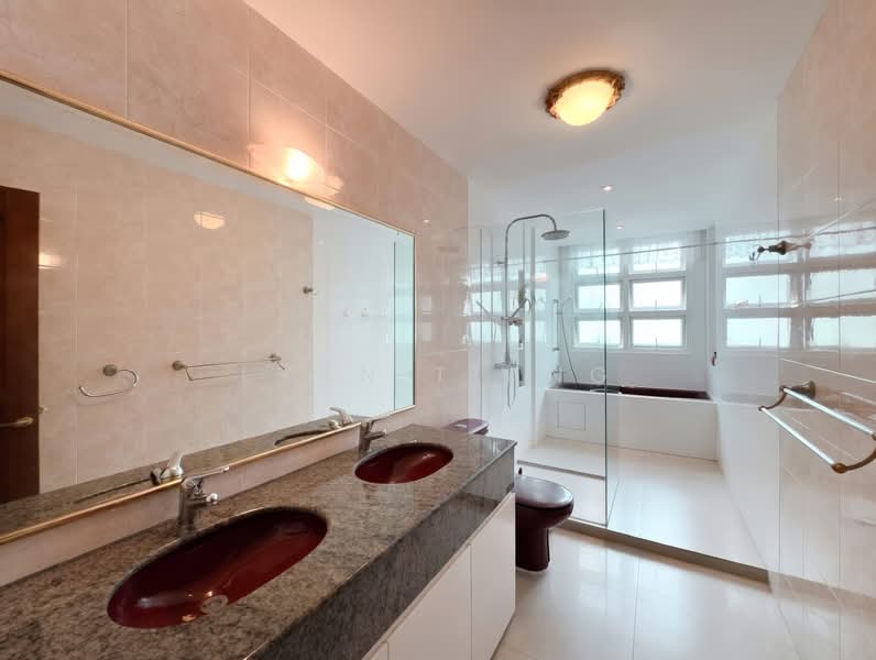 ❤️GIANT⚡️Rare Multi-Generational Living 3 Storey Semi-D in Serangoon Garden Estate, Cooling Close/ Carisbrooke Grove/ Serangoon Garden Estate, 6 Bedrooms, 4,000 sqft, Semi-Detached House For Sale, by Lynn Tiang, 500135274 - Bathroom - PropertyGuru.com.sg