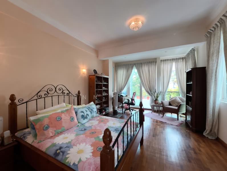 ❤️GIANT⚡️Rare Multi-Generational Living 3 Storey Semi-D in Serangoon Garden Estate, Cooling Close/ Carisbrooke Grove/ Serangoon Garden Estate, 6 Bedrooms, 4,000 sqft, Semi-Detached House For Sale, by Lynn Tiang, 500135274 - Bedroom - PropertyGuru.com.sg
