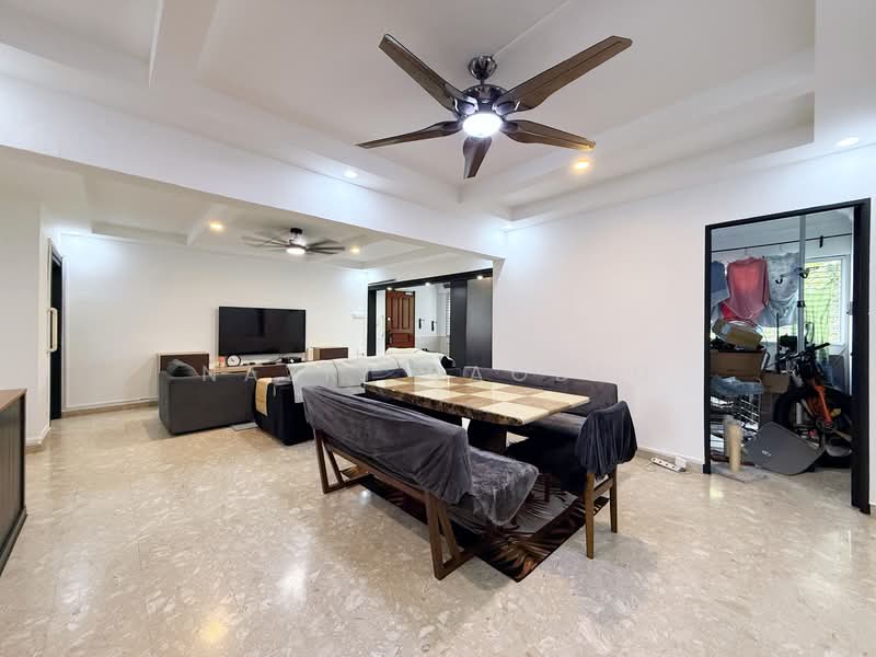 288 Tampines Street 22, 288 Tampines Street 22, 4 Bedrooms, 1,431 sqft, HDB Flat For Sale, by Nazri Baobed, 500135277 - Living Room - PropertyGuru.com.sg