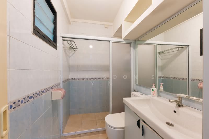 589 Woodlands Drive 16, 589 Woodlands Drive 16, 3 Bedrooms, 1,194 sqft, HDB Flat For Sale, by Athalia Soon Sze Yin, 500135282 - Bathroom - PropertyGuru.com.sg