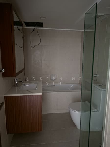 Mosque Street, , 2 Bedrooms, 1,005 sqft, Shophouse For Rent, by Josephine Sin, 500135286 - Master Bathroom - PropertyGuru.com.sg