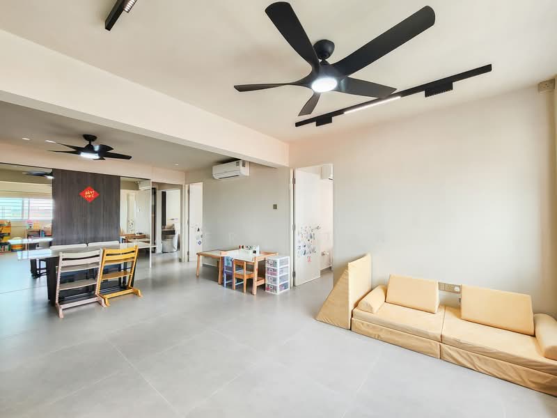 114 Lengkong Tiga, 114 Lengkong Tiga, 4 Bedrooms, 1,292 sqft, HDB Flat For Sale, by Alfred Tan, 500135287 - Living Room - PropertyGuru.com.sg