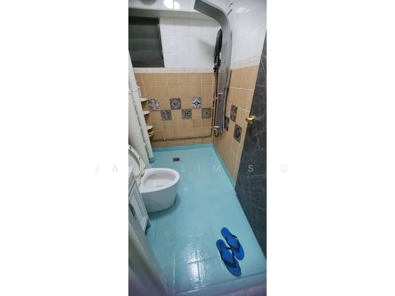455 Clementi Avenue 3, 455 Clementi Avenue 3, Room Rental, 150 sqft, HDB Flat For Rent, by Jane Lim S C, 500135291 - Bathroom - PropertyGuru.com.sg