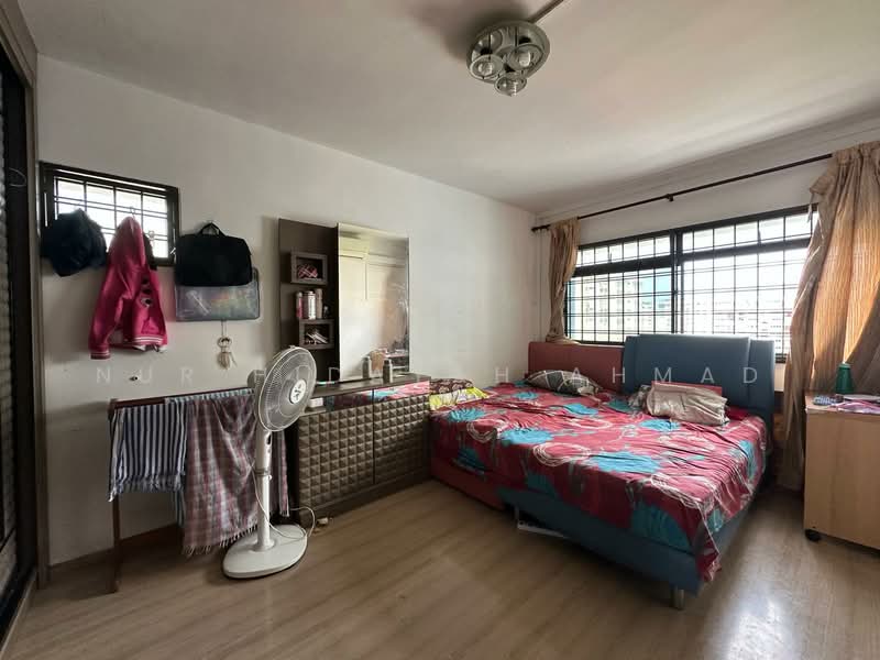 726 Tampines Street 71, 726 Tampines Street 71, 4 Bedrooms, 1,334 sqft, HDB Flat For Sale, by Nur Hidayah Ahmad, 500135294 - Master Bedroom - PropertyGuru.com.sg