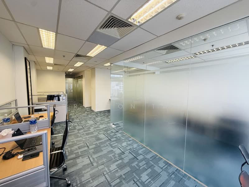 Ocbc Centre, 65 Chulia Street, 911 sqft, Office For Rent, by Preston Tan, 500135296 - Interior - CommercialGuru.com.sg