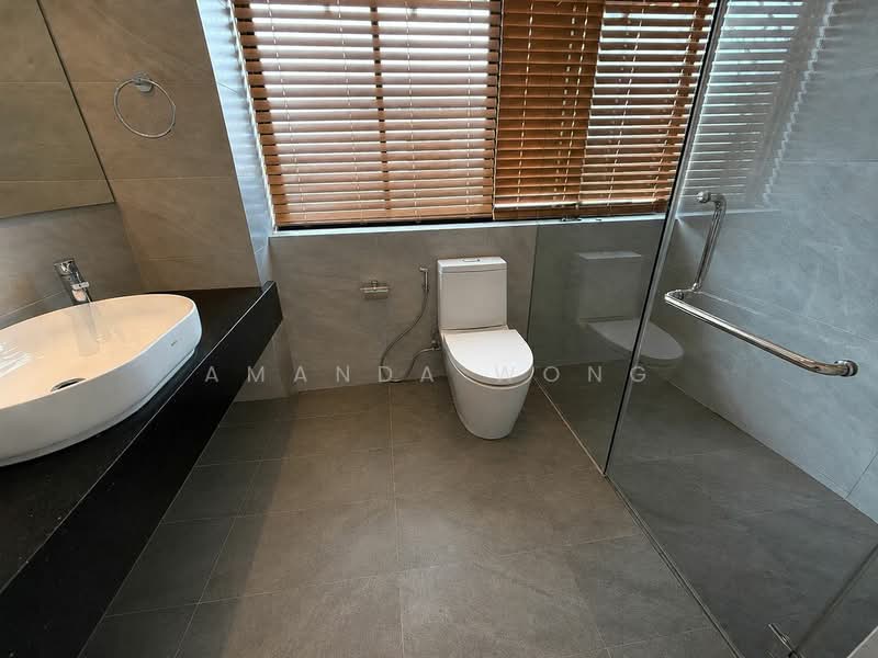 Grace walk, , 5 Bedrooms, 2,701 sqft, Terraced House For Rent, by Amanda Wong, 500135299 - Master Bathroom - PropertyGuru.com.sg