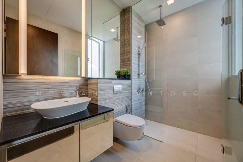 Kallang Riverside, 51 Kampong Bugis, 2 Bedrooms, 1,001 sqft, Condominium For Sale, by Noviana Santoso, 500135300 - Bathroom - PropertyGuru.com.sg