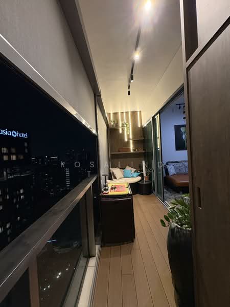 Soleil @ Sinaran, 6 Sinaran Drive, 2 Bedrooms, 936 sqft, Condominium For Rent, by Rosalind Teow, 500135306 - Balcony - PropertyGuru.com.sg