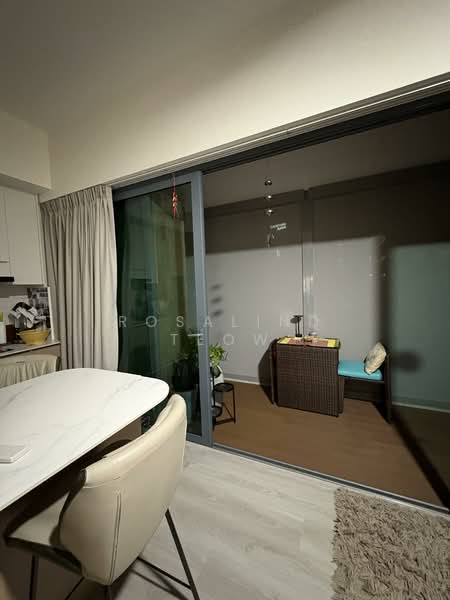 Soleil @ Sinaran, 6 Sinaran Drive, 2 Bedrooms, 936 sqft, Condominium For Rent, by Rosalind Teow, 500135306 - Dining Room - PropertyGuru.com.sg