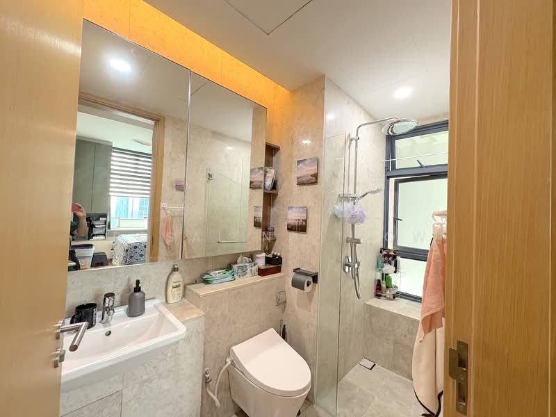 Soleil @ Sinaran, 6 Sinaran Drive, 2 Bedrooms, 936 sqft, Condominium For Rent, by Rosalind Teow, 500135306 - Bathroom - PropertyGuru.com.sg