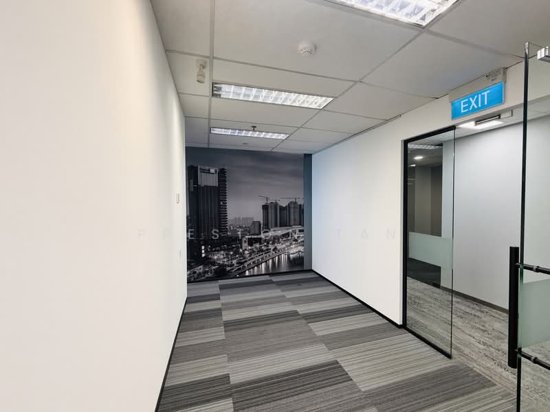 Ocbc Centre, 65 Chulia Street, Boat Quay / Raffles Place / Marina, 911 sqft, Office For Rent, by Preston Tan, 500135313 - Corridor - CommercialGuru.com.sg
