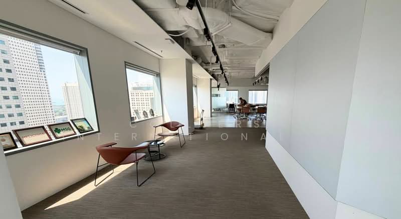 Suntec City Tower - Fitted or Bare Office, 9 Temasek Boulevard, 6,361 sqft, Office For Rent, by AGNES HEU, 500135314 - Corridor - CommercialGuru.com.sg