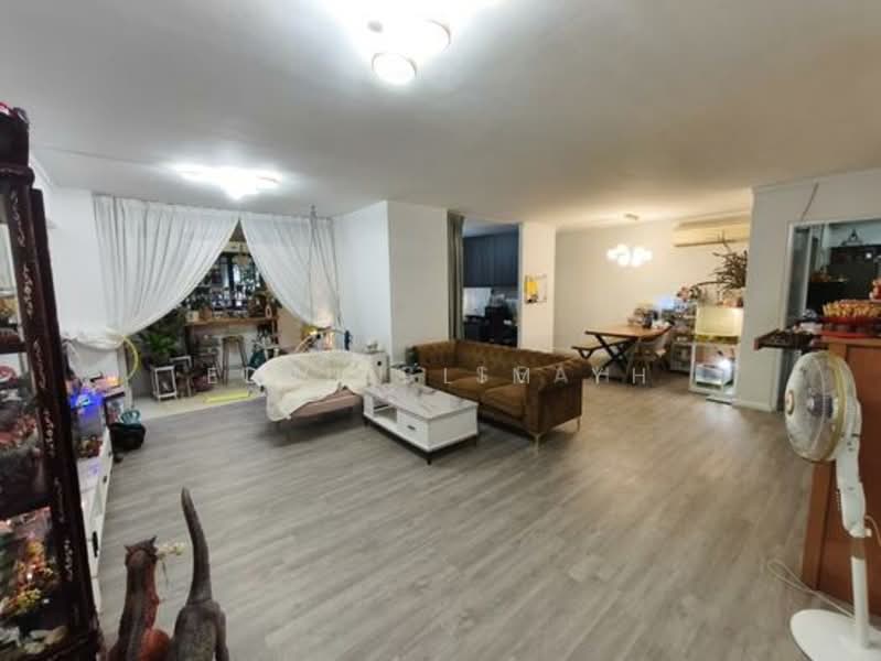 960 Hougang Avenue 9, 960 Hougang Avenue 9, 4 Bedrooms, 1,475 sqft, HDB Flat For Sale, by Edwin Lim YH, 500135321 - Living Room - PropertyGuru.com.sg