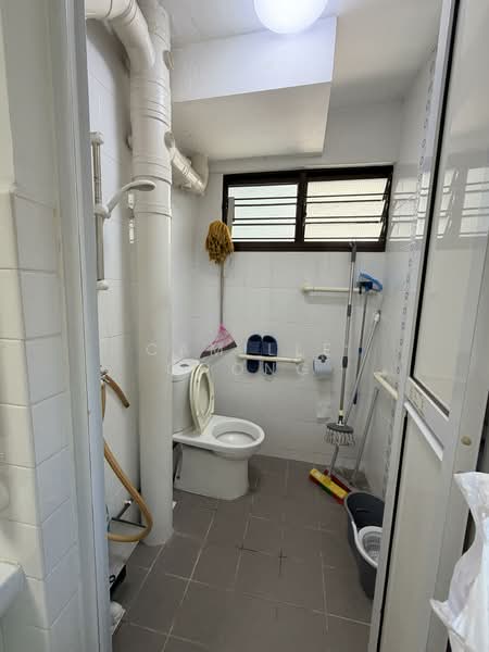 145 Bukit Batok Street 11, 145 Bukit Batok Street 11, Room Rental, 35 sqft, HDB Flat For Rent, by Camille Chong, 500135329 - Bathroom - PropertyGuru.com.sg