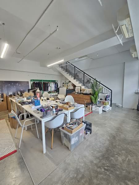 Novelty BizCentre, 18 Howard Road, 1,657 sqft, Light Industrial (B1) For Sale, by Shawn Yee, 500135333 - CommercialGuru.com.sg