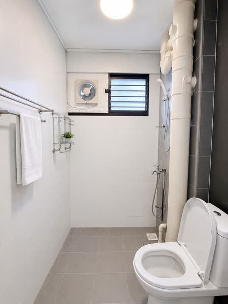 111 Woodlands Street 13, 111 Woodlands Street 13, Room Rental, 150 sqft, HDB Flat For Rent, by Chan Wei Xiang, 500135359 - Bathroom - PropertyGuru.com.sg