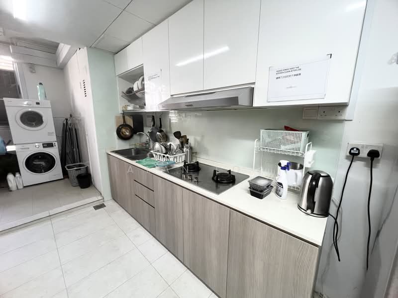 Orchard Towers, 1 Claymore Drive, Room Rental, 120 sqft, Apartment For Rent, by Alan Loh, 500135362 - PropertyGuru.com.sg